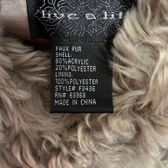 Live a little faux fur lined vest size Large - Picture 7 of 7